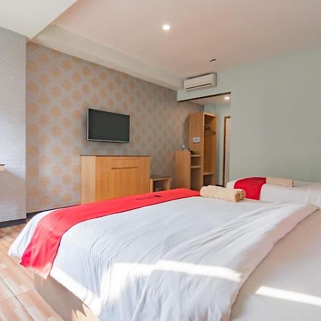Reddoorz Premium Near Bandung Station Otel Dış mekan fotoğraf