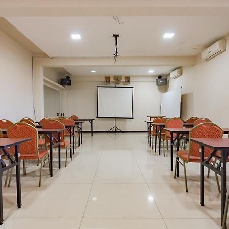 Reddoorz Premium Near Bandung Station Otel Dış mekan fotoğraf