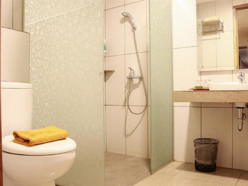 Reddoorz Premium Near Bandung Station Otel Dış mekan fotoğraf