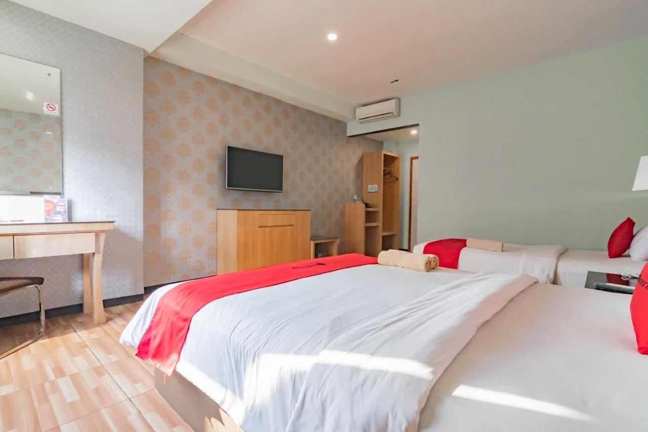 Reddoorz Premium Near Bandung Station Otel Dış mekan fotoğraf