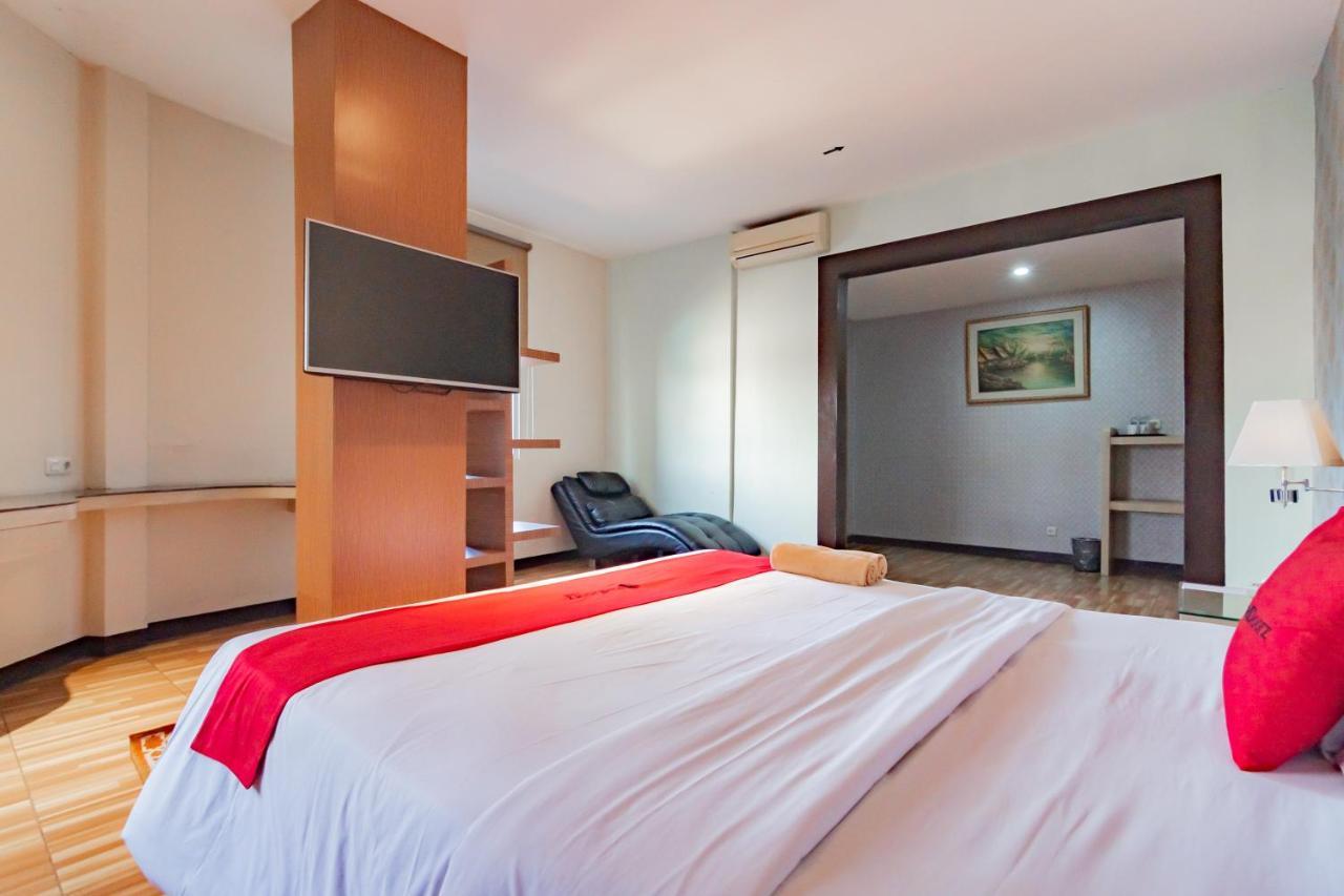 Reddoorz Premium Near Bandung Station Otel Dış mekan fotoğraf