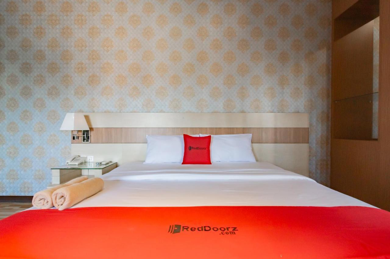 Reddoorz Premium Near Bandung Station Otel Dış mekan fotoğraf