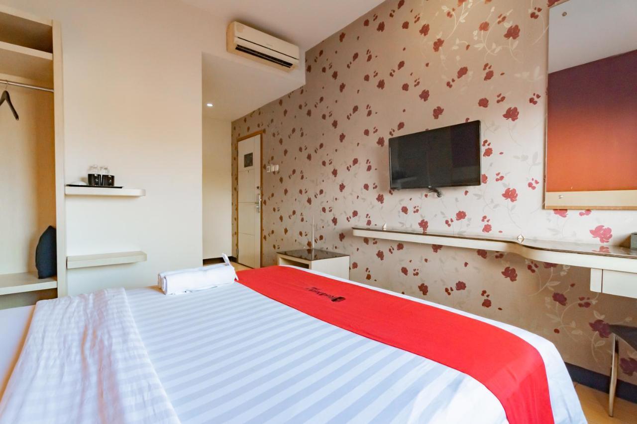 Reddoorz Premium Near Bandung Station Otel Dış mekan fotoğraf