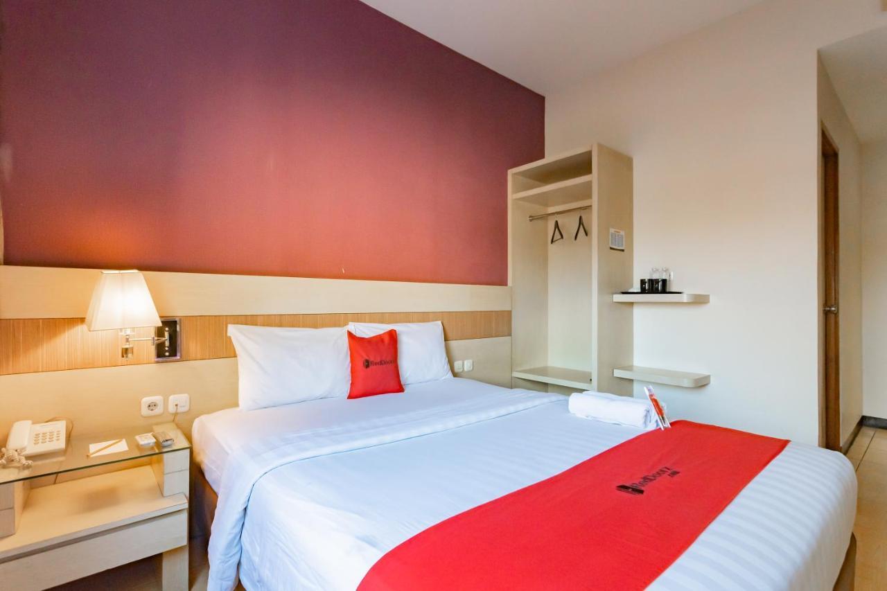 Reddoorz Premium Near Bandung Station Otel Dış mekan fotoğraf