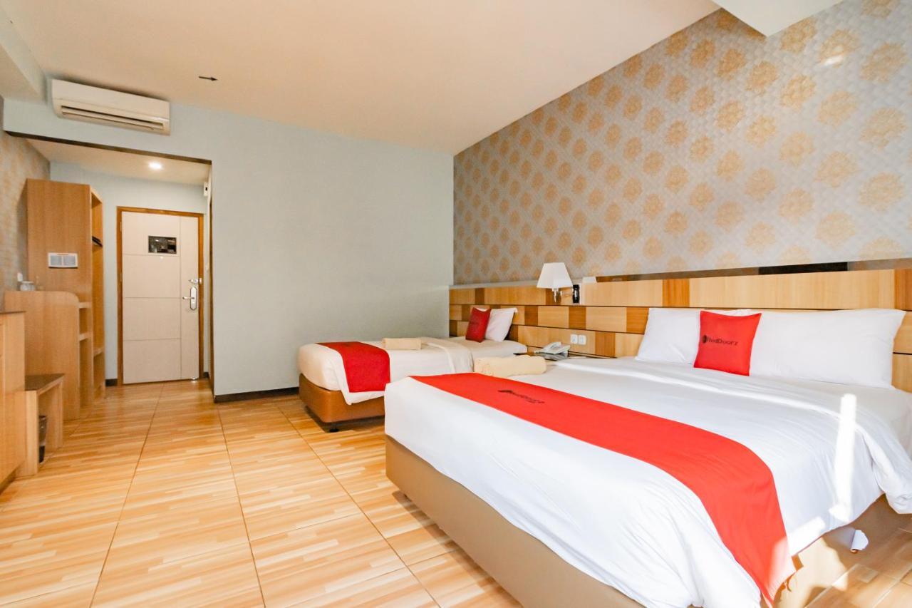 Reddoorz Premium Near Bandung Station Otel Dış mekan fotoğraf