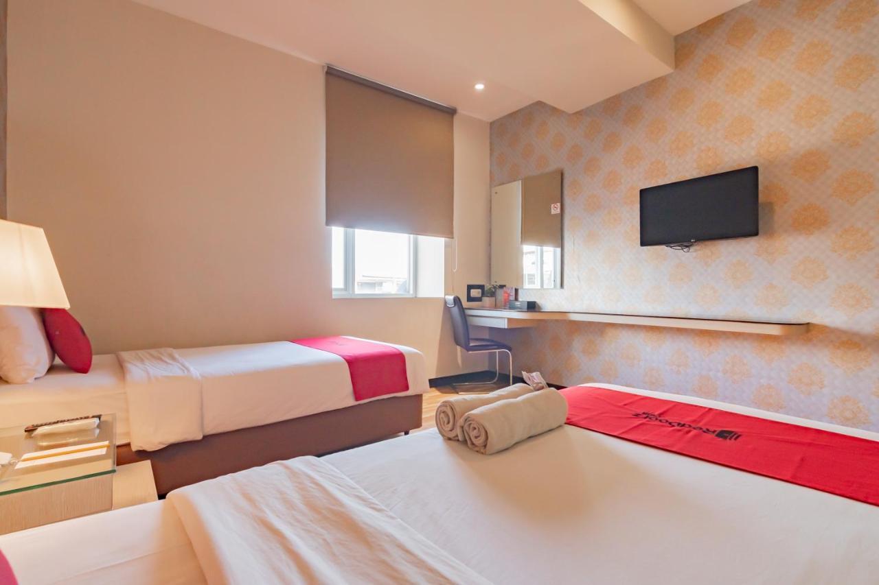 Reddoorz Premium Near Bandung Station Otel Dış mekan fotoğraf