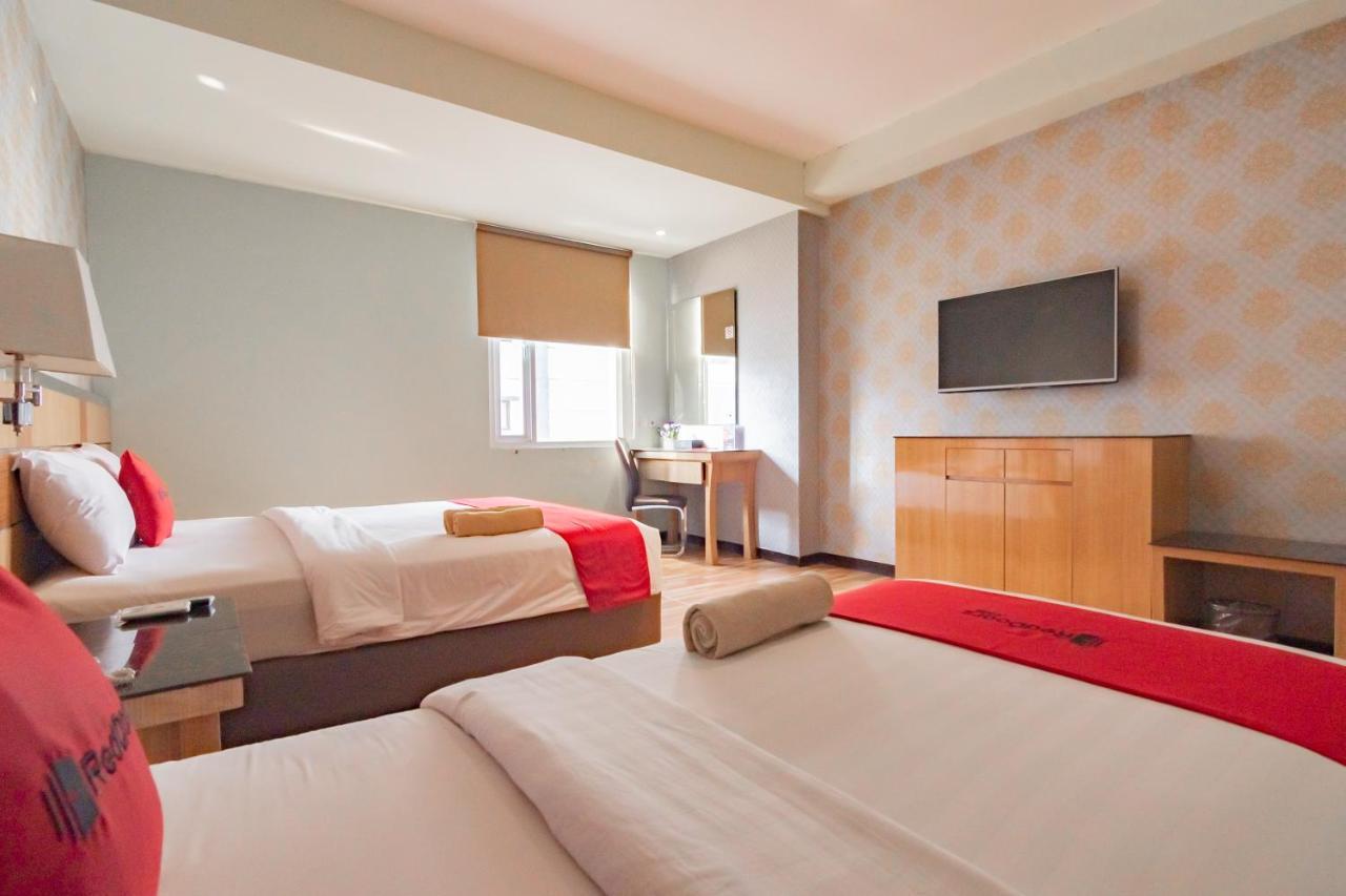 Reddoorz Premium Near Bandung Station Otel Dış mekan fotoğraf